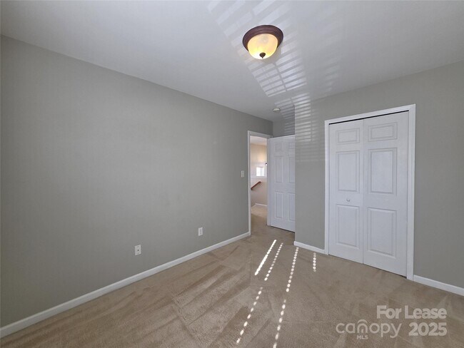 Building Photo - 10619 Trolley Run Dr