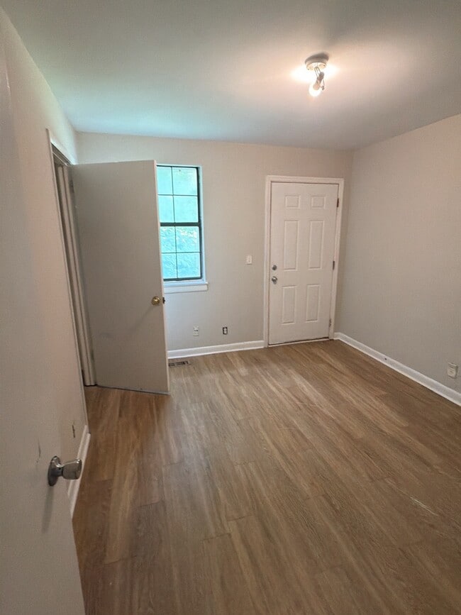 Building Photo - 3351 White Pine Dr