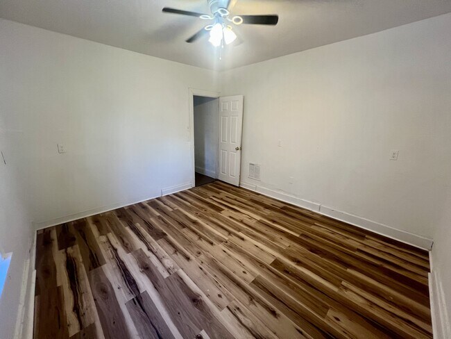 Building Photo - 26 N 16th St