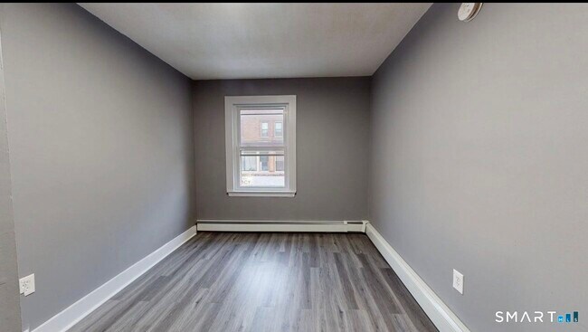 Building Photo - 666 Main St