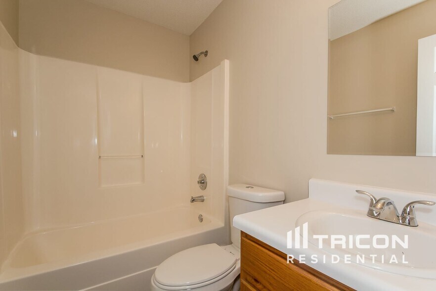 Building Photo - 271 Carthage Blvd