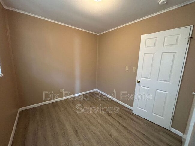 Building Photo - 1422 Honeybee Dr