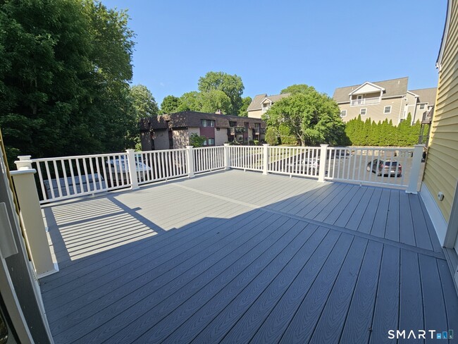 Building Photo - 72 Maple Tree Ave