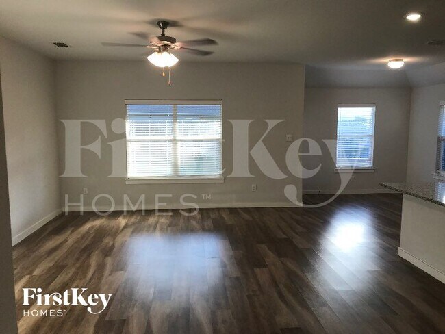 Building Photo - 9005 Dameron Dr