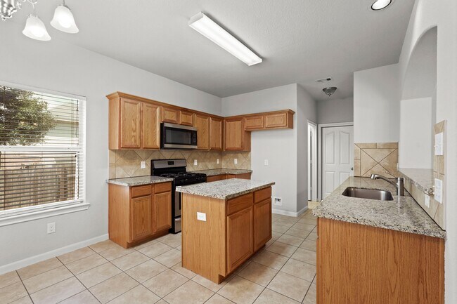 Building Photo - 4909 Summer Ridge Dr