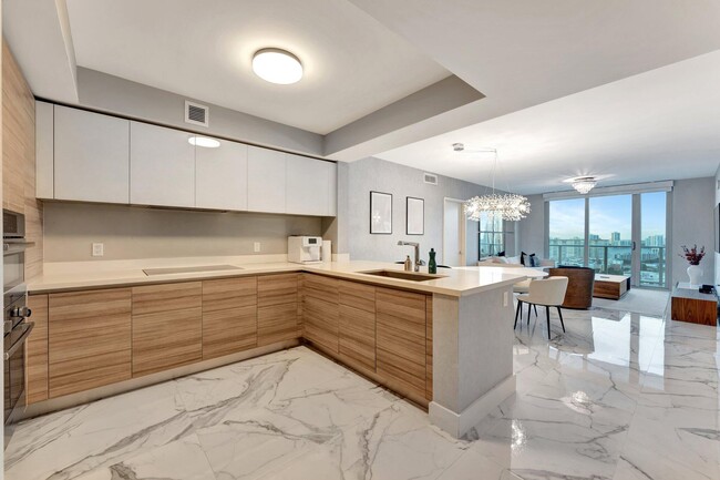 Building Photo - 300 Sunny Isles Blvd