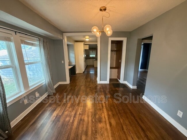 Building Photo - 4336 Bell St
