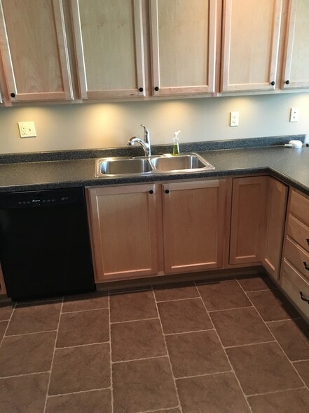 Building Photo - 1011 E Central Entrance