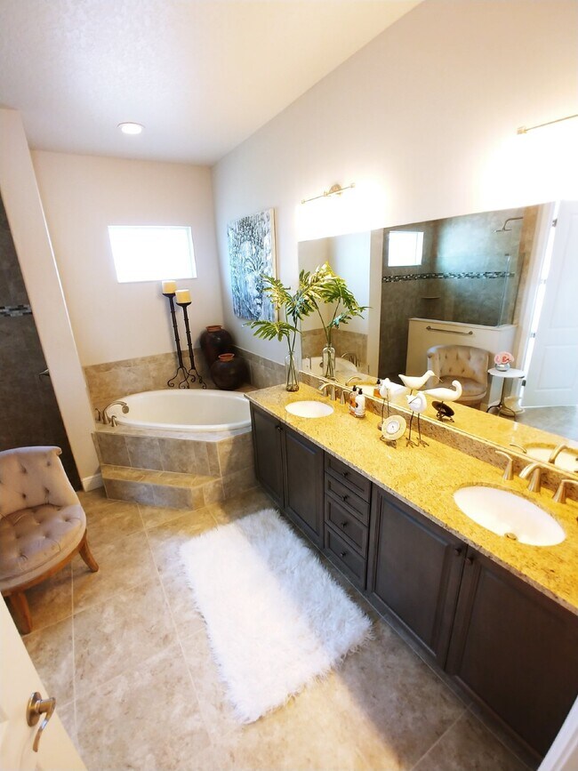 Building Photo - "Spacious 4 Bed, 3.5 Bath Rockledge Rental - Your Dream Home Awaits!"