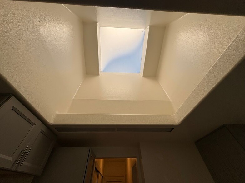 Building Photo - 3011 E 7th St