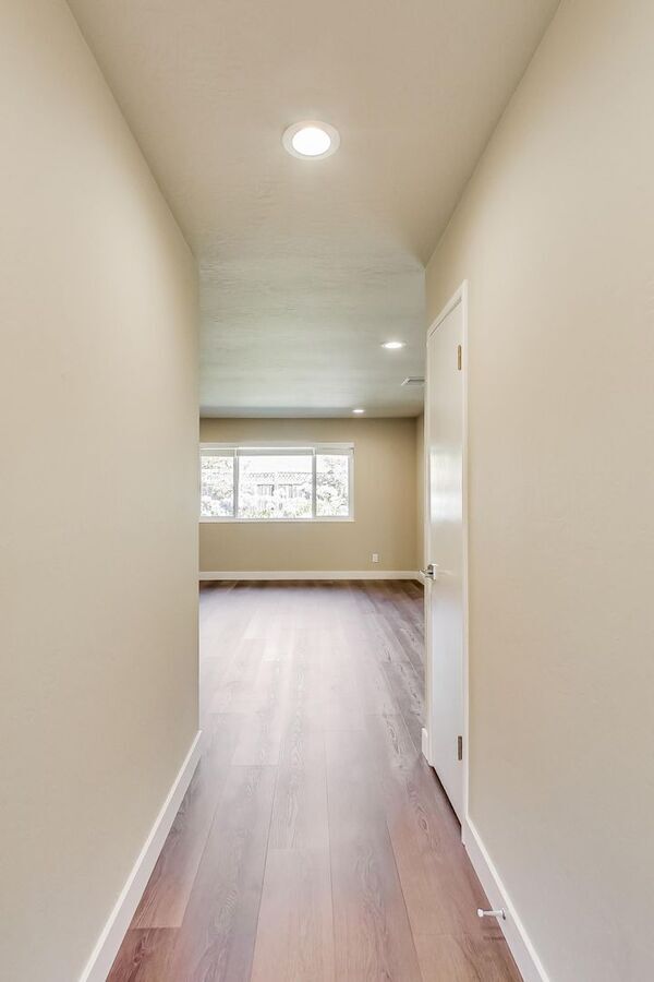 Building Photo - Fully Renovated 3 Bedroom + Office!