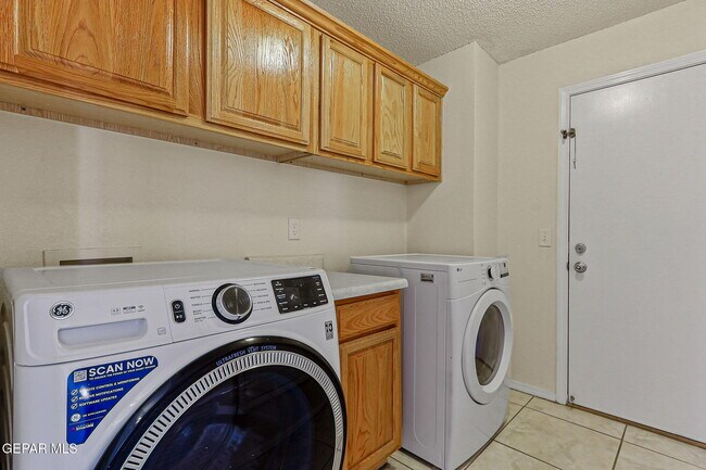 Building Photo - 6377 Franklin Ridge Dr