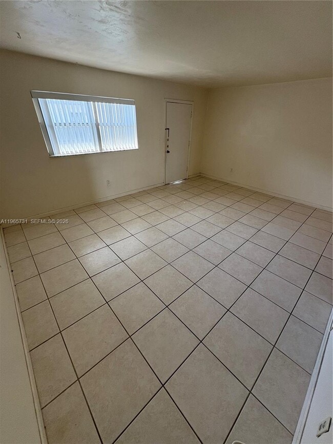 Building Photo - 16215 NE 18th Ct