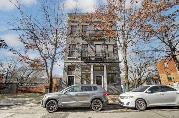 Building Photo - 2455 W McMicken Ave