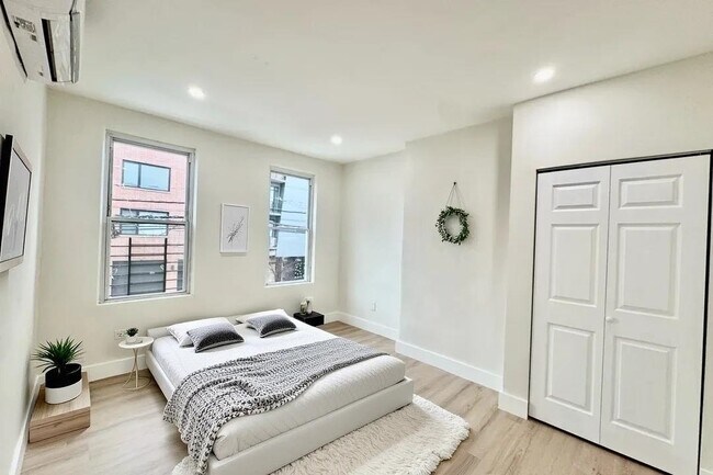 Primary Photo - 386 Palisade Ave