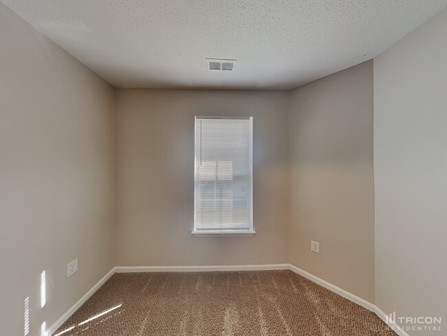 Building Photo - 2416 Smugglers Ct