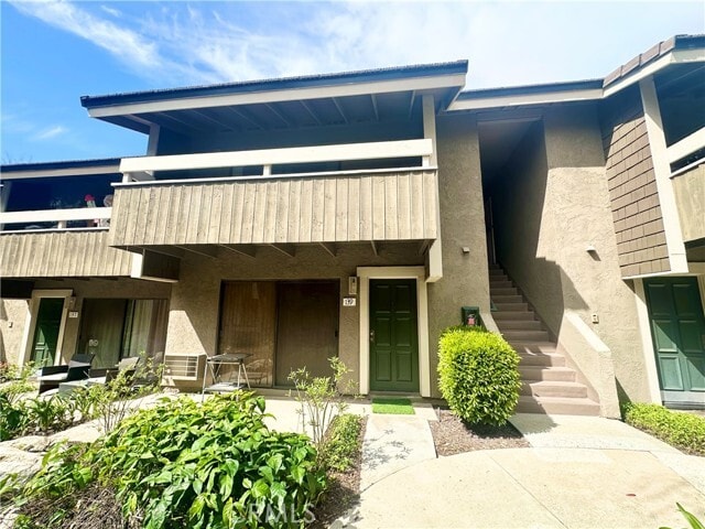 Building Photo - 140 Streamwood