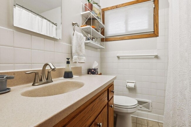 Building Photo - 4237 Ottawa Ave S