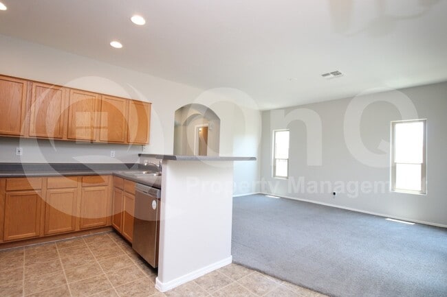 Building Photo - 2020 N Holguin Way