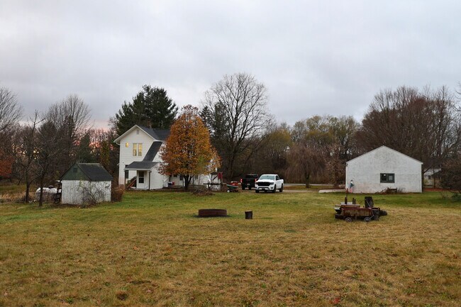 Building Photo - 5621 4 Mile Rd NE