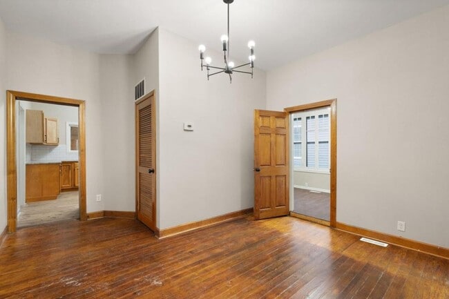 Building Photo - 1709 Ekin Ave