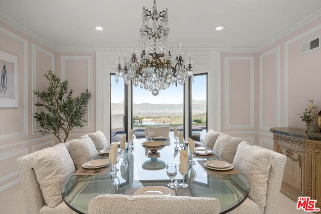 Building Photo - 3722 Alonzo Ave