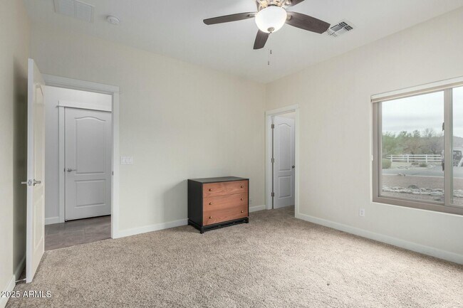 Building Photo - 9768 W Prospector Dr