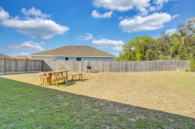 Building Photo - 535 Mary Lou Way