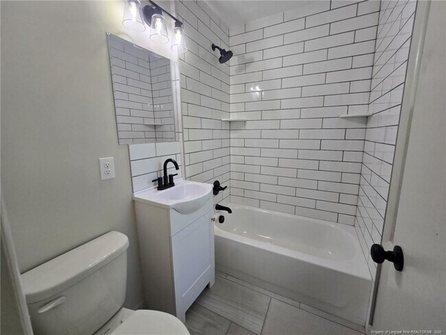 Building Photo - 1819 Cawdor Dr