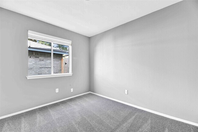 Building Photo - 7215 Dogwood Trail Dr