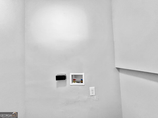 Building Photo - 440 Dartmouth Dr SW