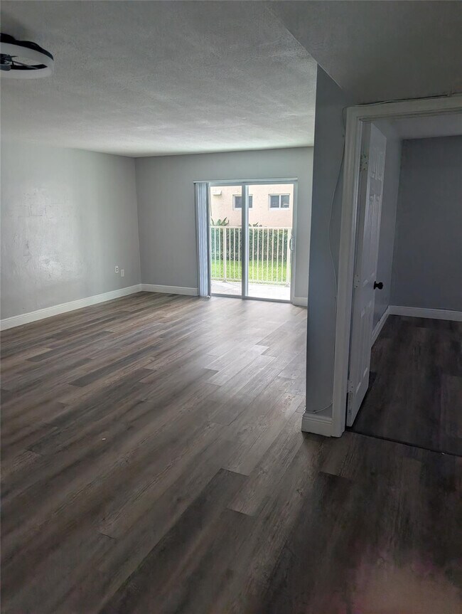 Building Photo - 5820 NW 17th Pl