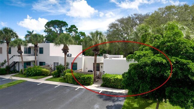 Building Photo - 401 Palm Tree Dr