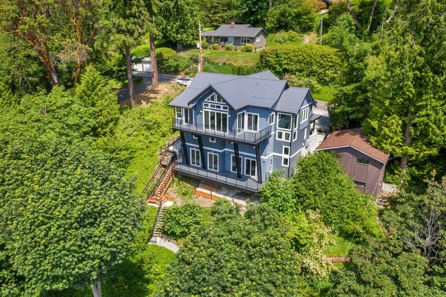 Building Photo - New View Three Tree Point