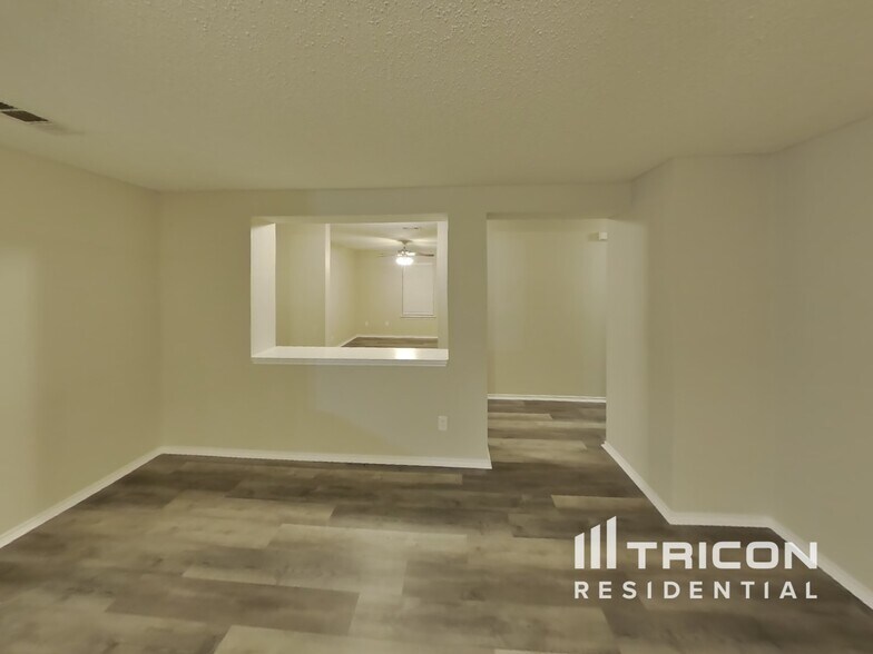 Building Photo - 2060 Pinenut Dr
