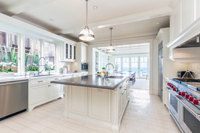 Building Photo - 119 Malibu Colony Rd