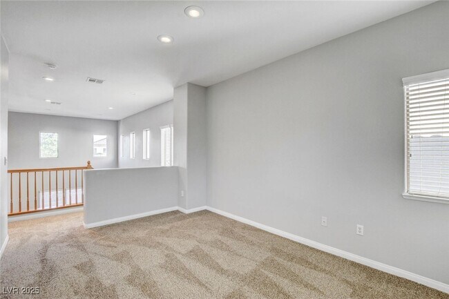 Building Photo - 5643 Almocita Ct