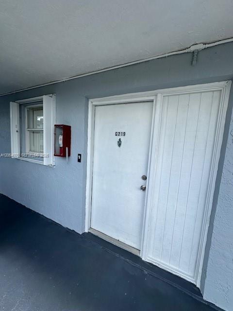 Building Photo - 9367 Fontainebleau Blvd