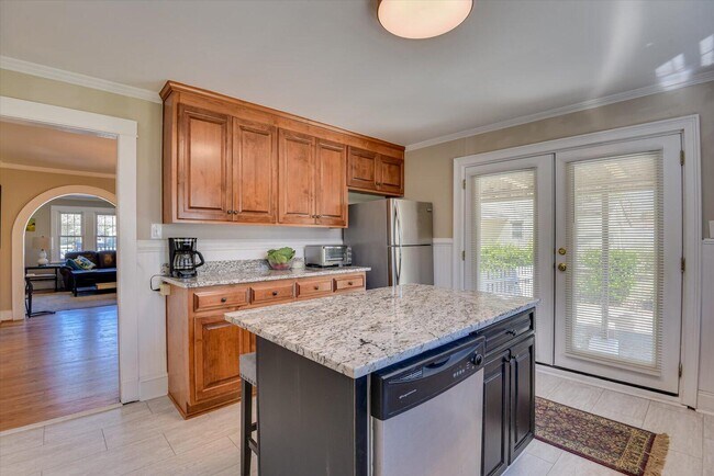 Building Photo - 126 Horry St SE