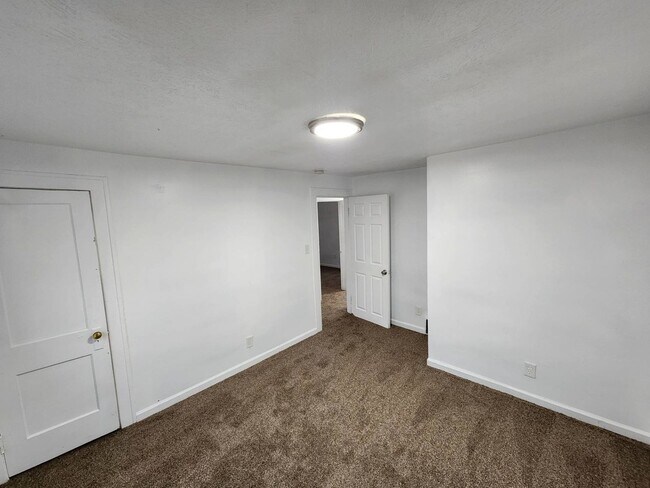 Building Photo - 10422 Dove Ave
