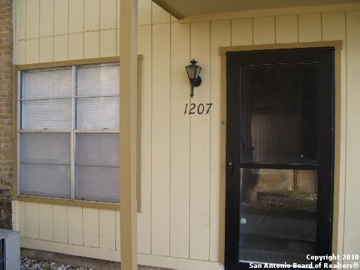Building Photo - 923 Vance Jackson Rd