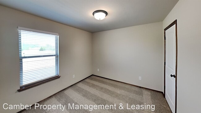 Building Photo - 4 br, 2 bath House - 10512 NW 42nd Circle