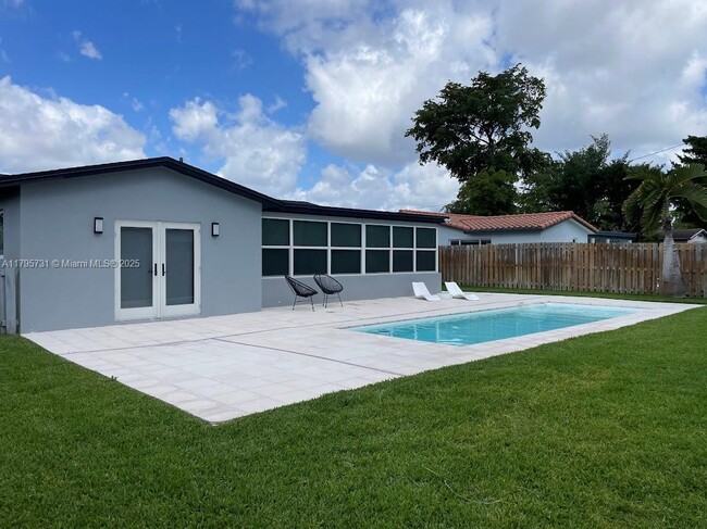 Building Photo - 401 S Highland Dr