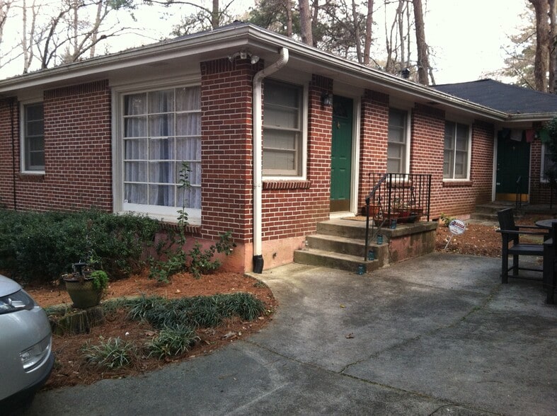 Building Photo - 1805 Piedmont Way NE