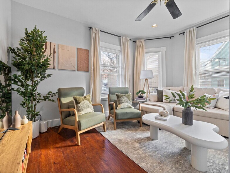 Primary Photo - 168 School St