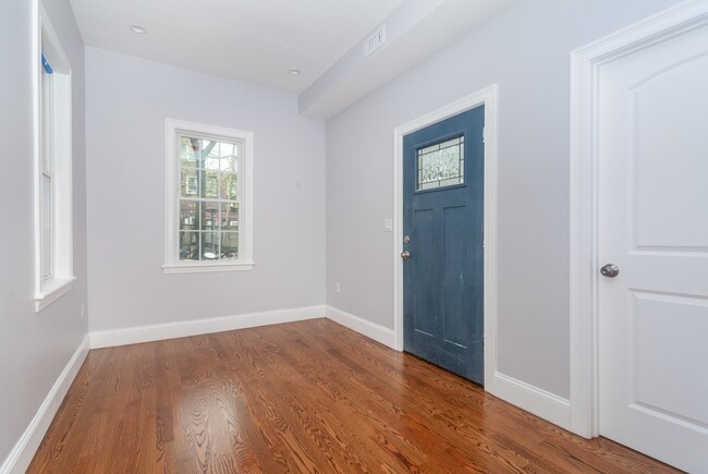 Building Photo - 72 Buttonwood St