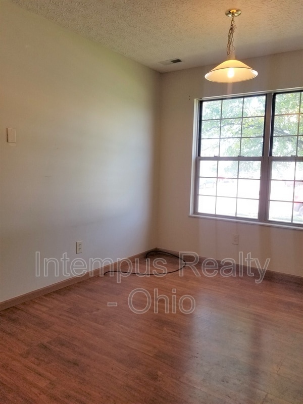 Building Photo - 5903 Brookmont Dr