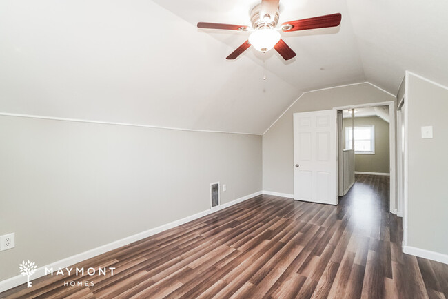 Building Photo - Updated 3 Bedroom Home