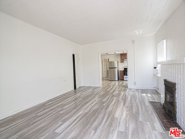 Building Photo - 336 S Wilton Pl