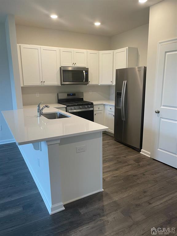 Building Photo - 395 Mazzeo Dr